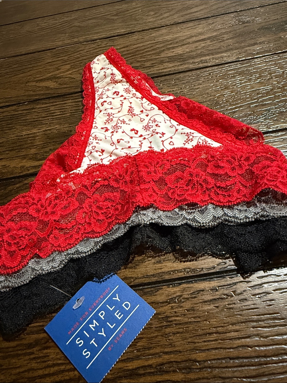Simply Styled Women's Red Lace Bralette - Floral Trim 💐
